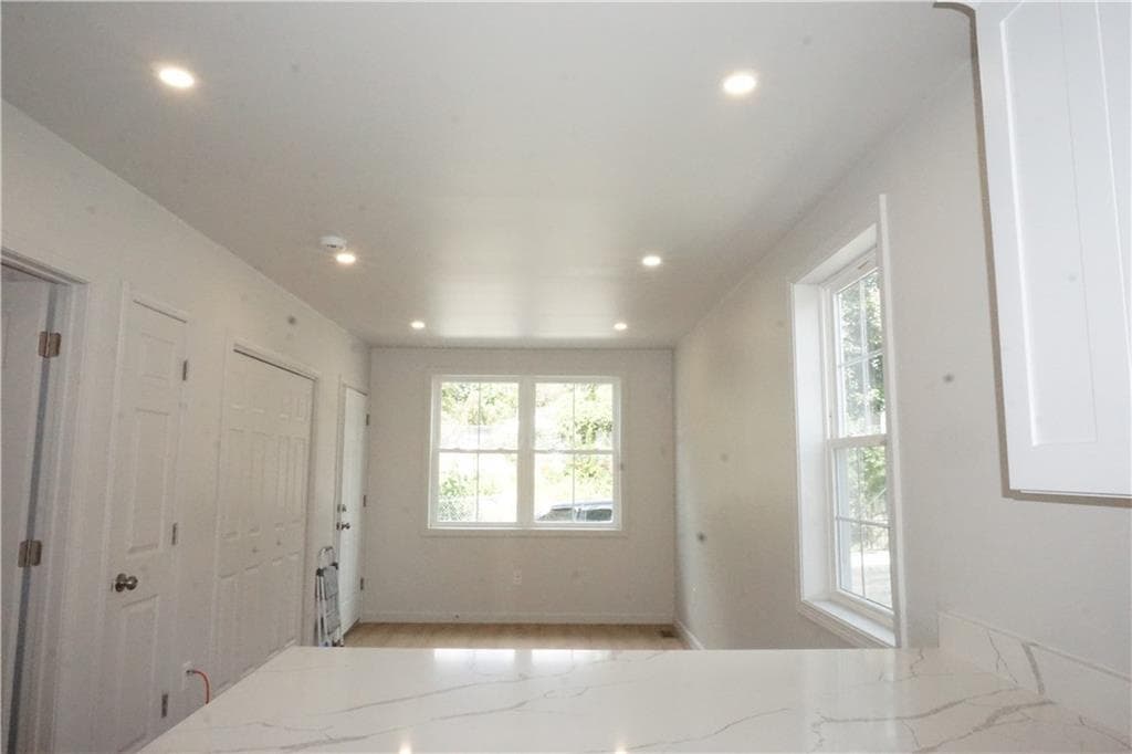13 Benton Street photo 10