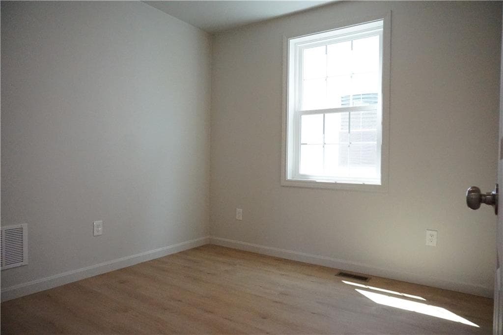 13 Benton Street photo 11
