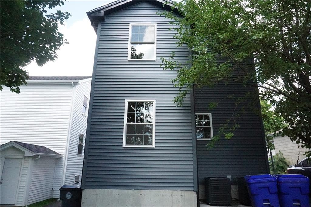 13 Benton Street photo 4