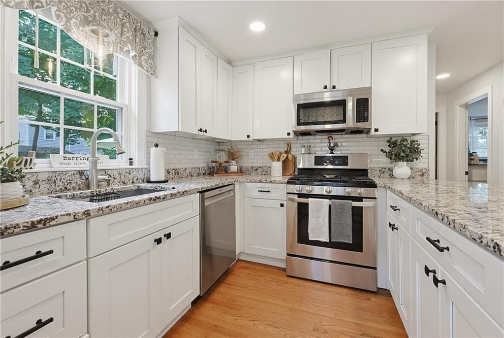Single Family Residence at 7 Whipple Avenue, Barrington, photo 6 of 24