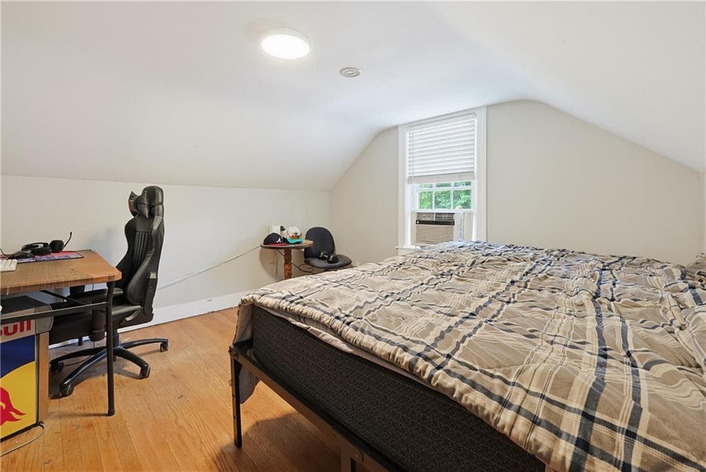 Single Family Residence at 7 Whipple Avenue, Barrington, photo 17 of 24