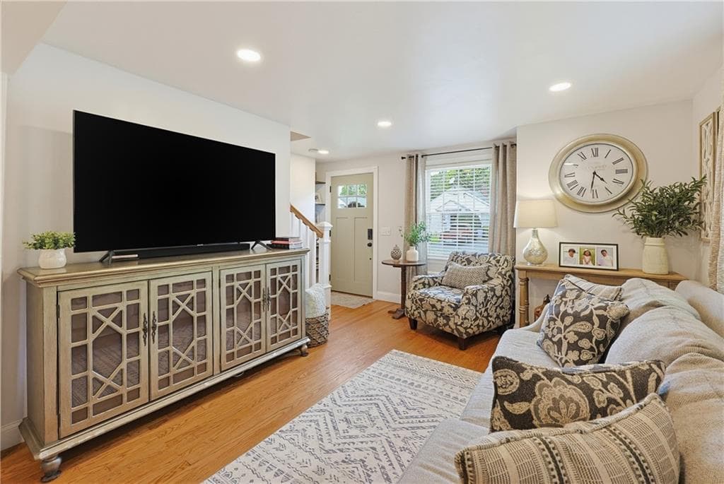 Single Family Residence at 7 Whipple Avenue, Barrington, photo 3 of 24