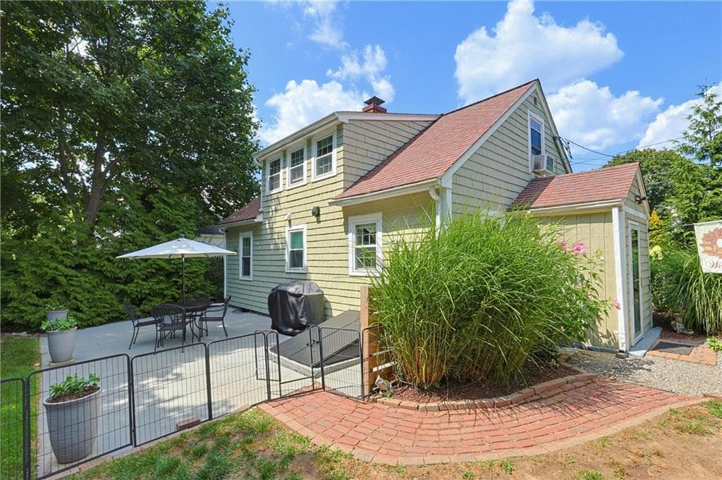 Single Family Residence at 7 Whipple Avenue, Barrington, photo 21 of 24