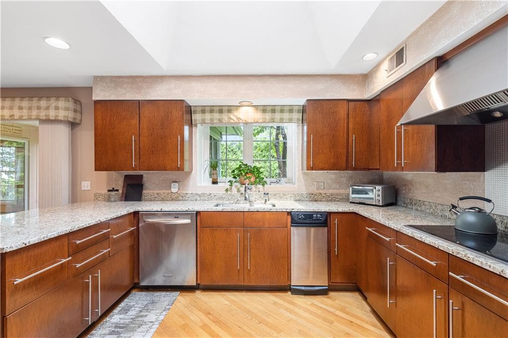 Single Family Residence at 145 East Hill Drive, Cranston, photo 26 of 50