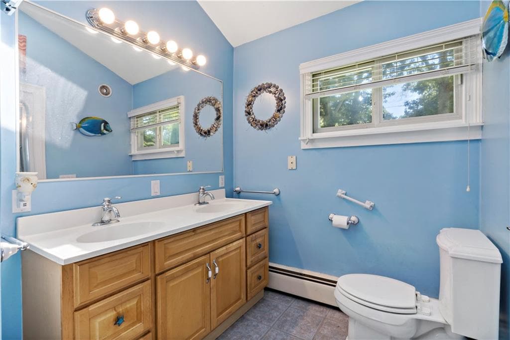 Single Family Residence at 15 Mollusk Drive, North Kingstown, photo 17 of 33