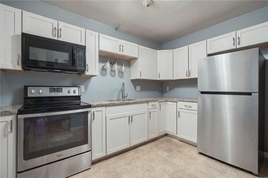 Condominium at 336 Killingly Street UNIT C, Providence, photo 3 of 25