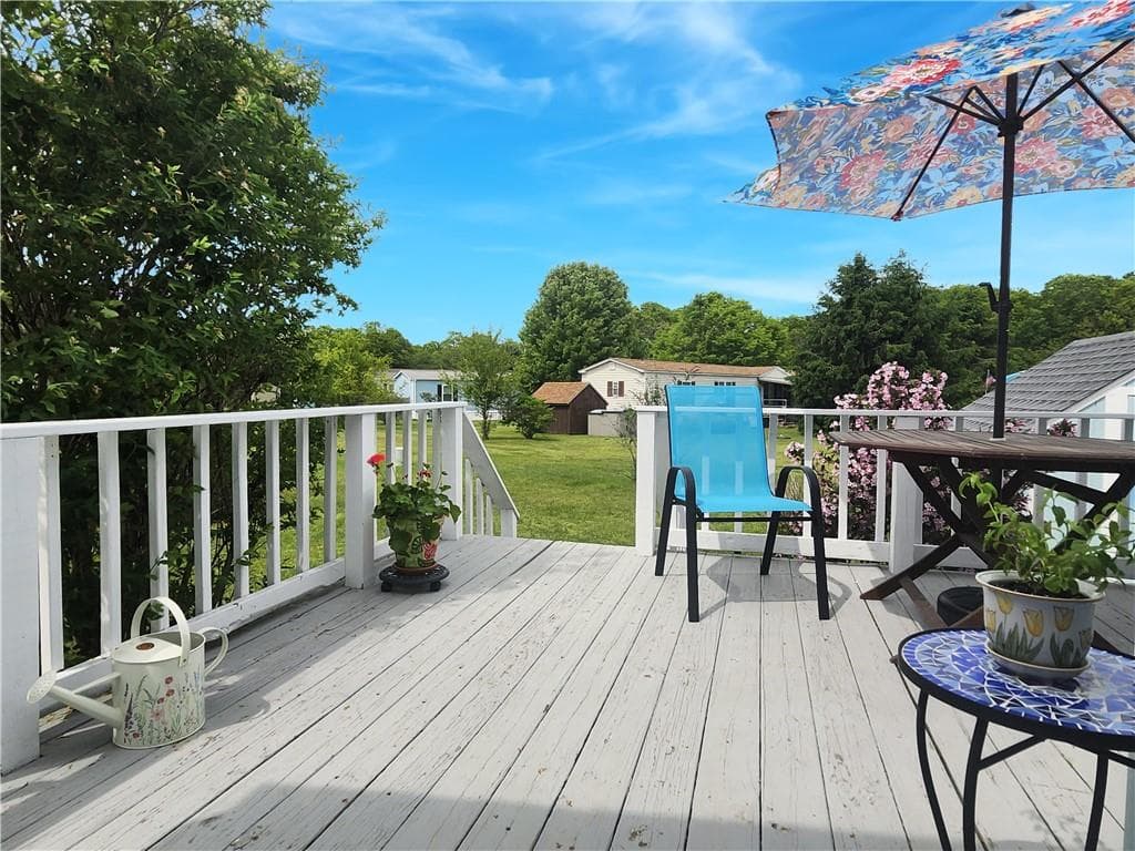 158 Holiday Court photo 6