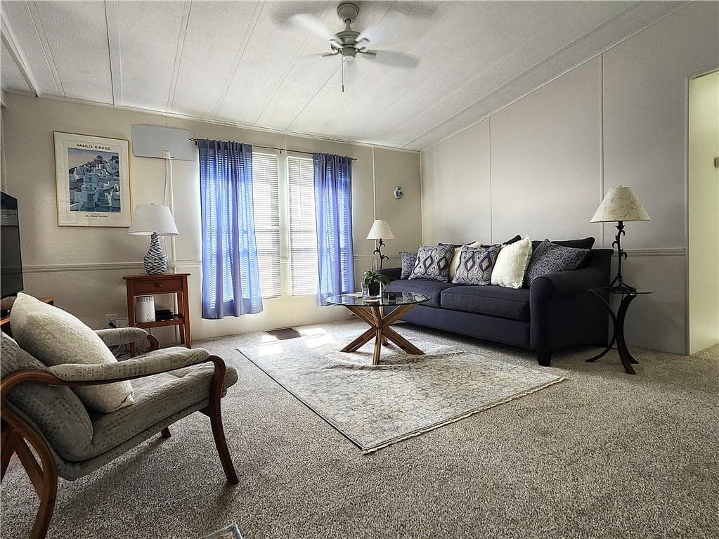 158 Holiday Court photo 17