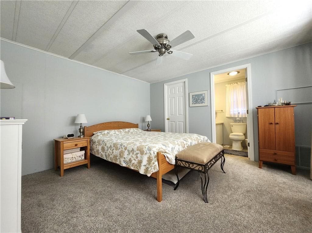 158 Holiday Court photo 22