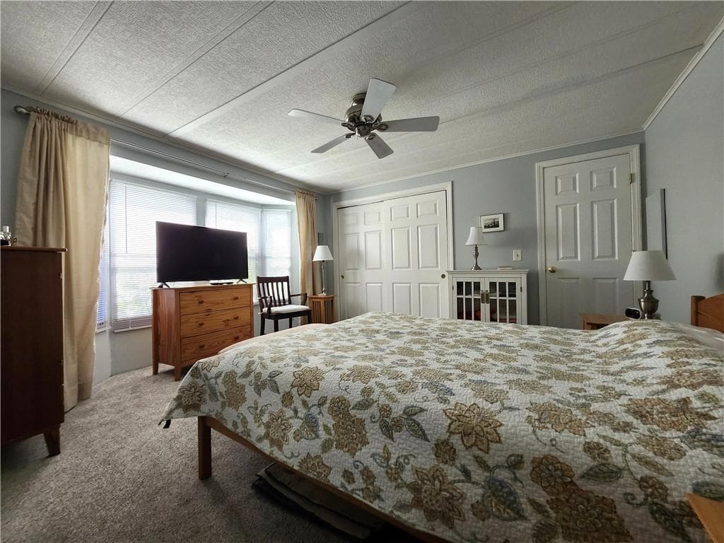 158 Holiday Court photo 20