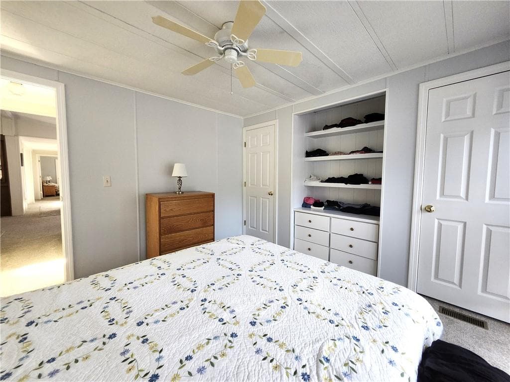 158 Holiday Court photo 25