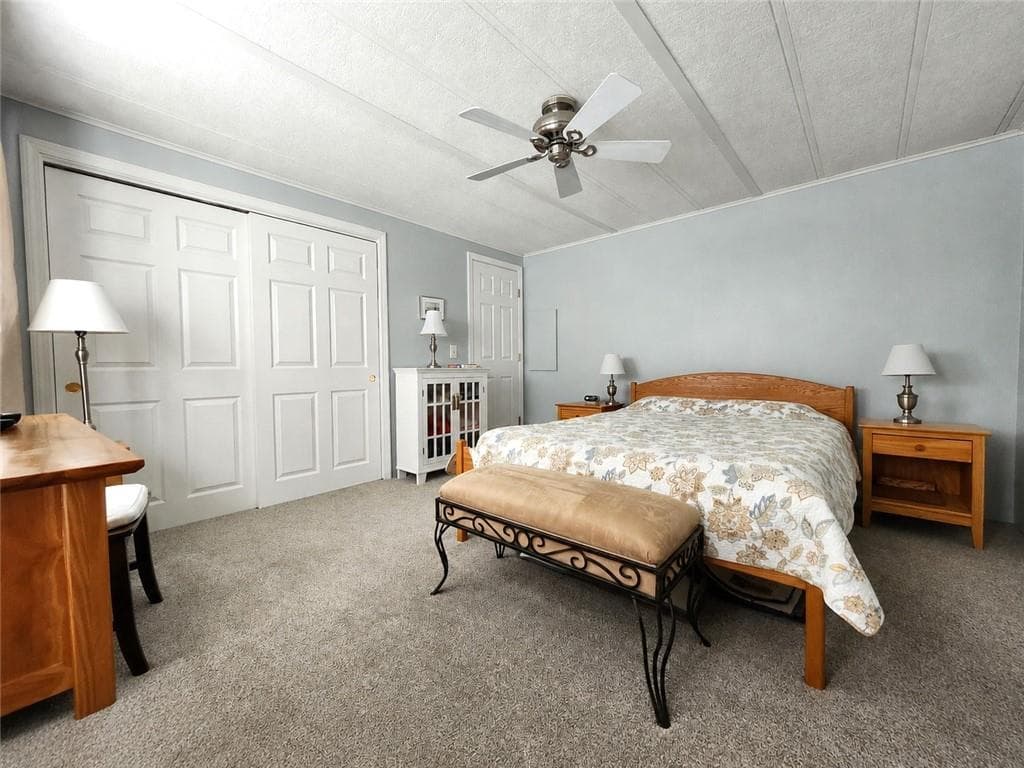 158 Holiday Court photo 21