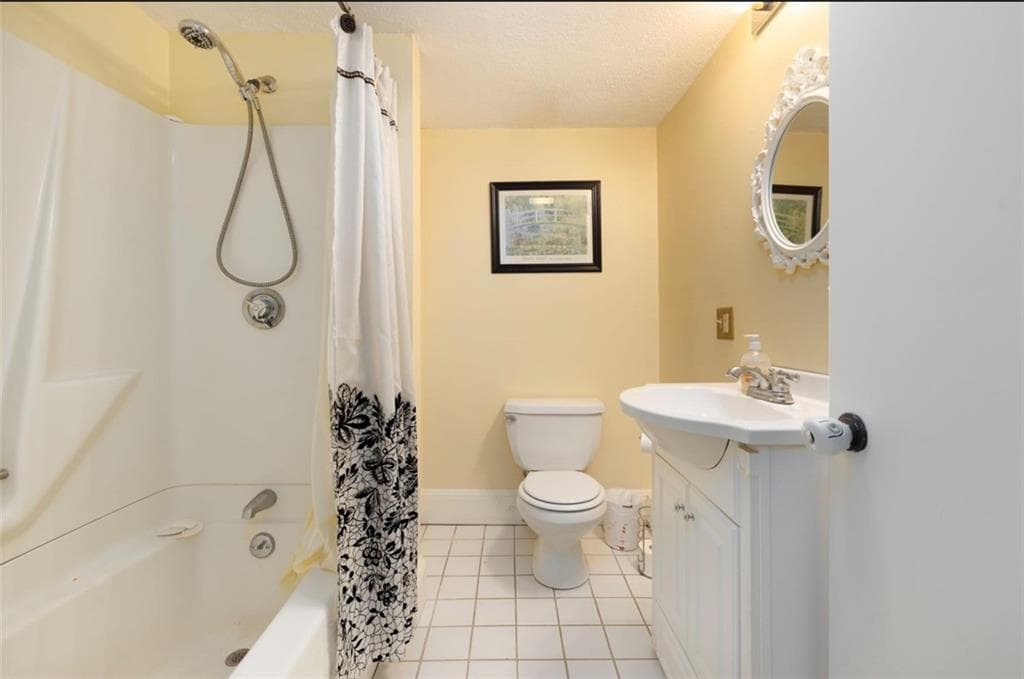 576 Fairmount Street photo 16