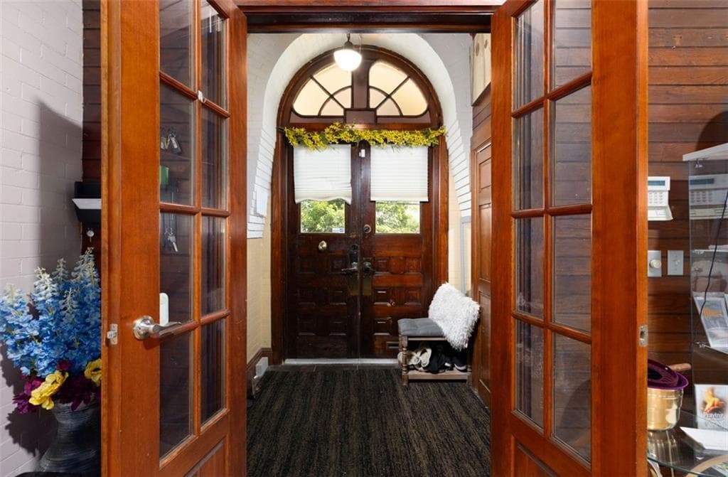 576 Fairmount Street photo 3