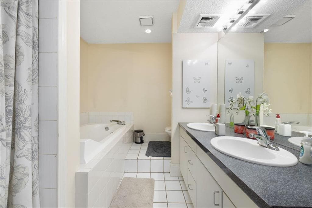 576 Fairmount Street photo 36
