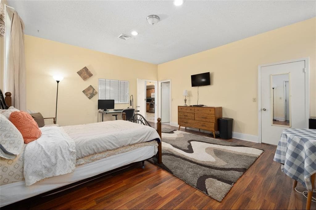 576 Fairmount Street photo 33