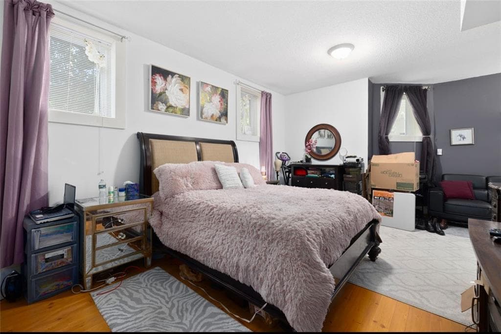 576 Fairmount Street photo 19