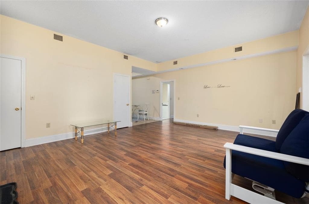 576 Fairmount Street photo 25