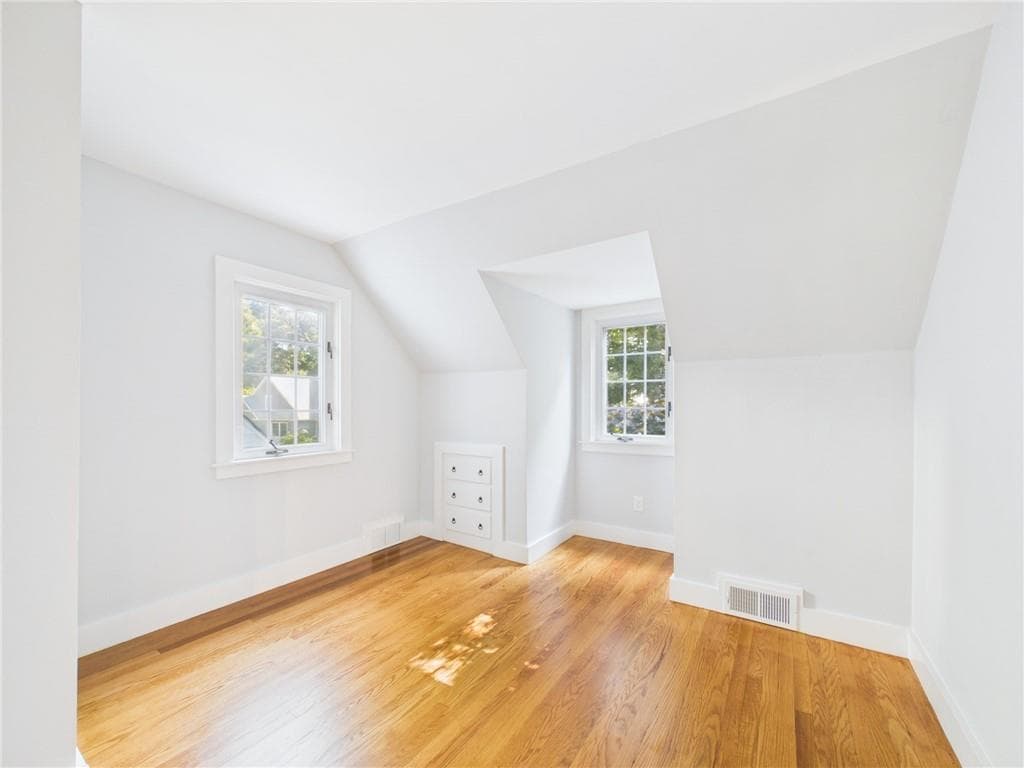 229 Hunt Avenue photo 27