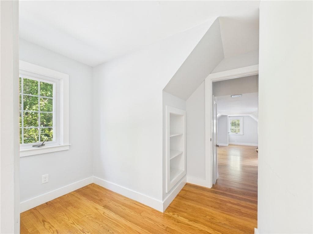 229 Hunt Avenue photo 28
