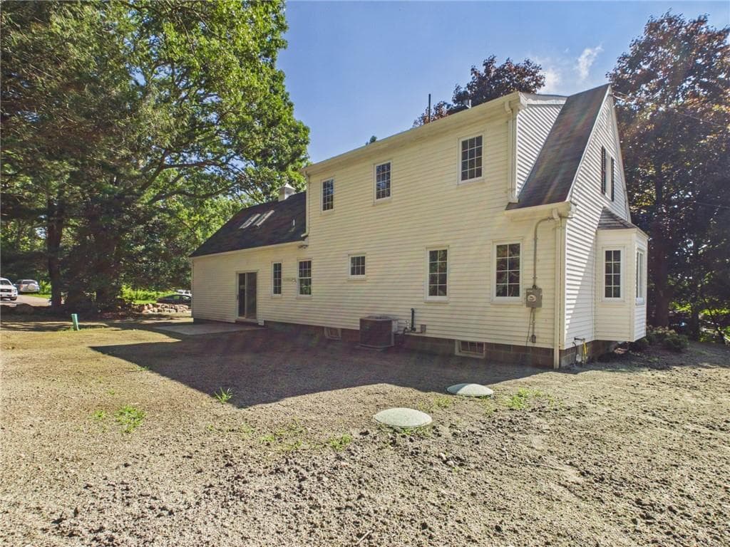 229 Hunt Avenue photo 5
