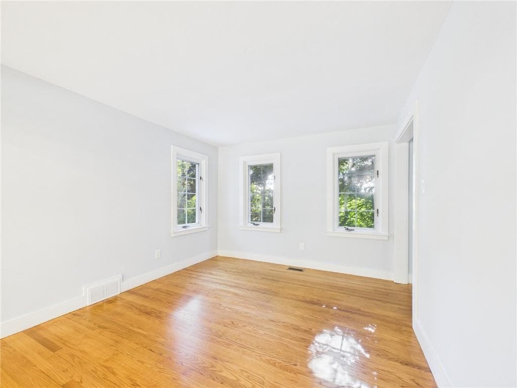 229 Hunt Avenue photo 15