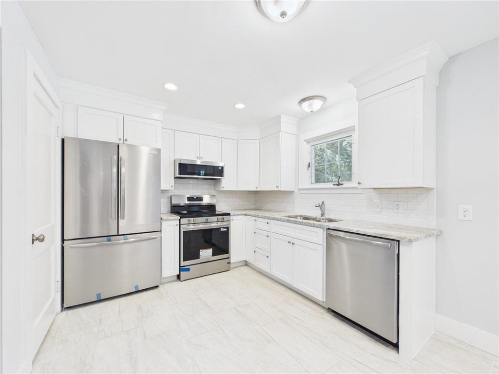 229 Hunt Avenue photo 21