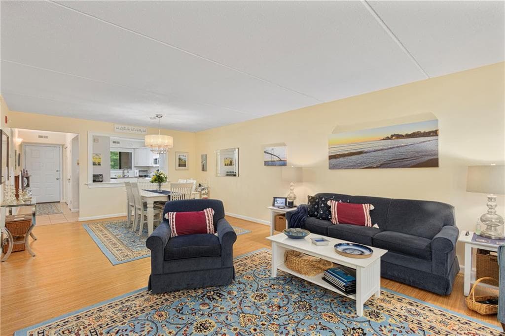 650 East Greenwich Avenue UNIT 3-308 photo 3