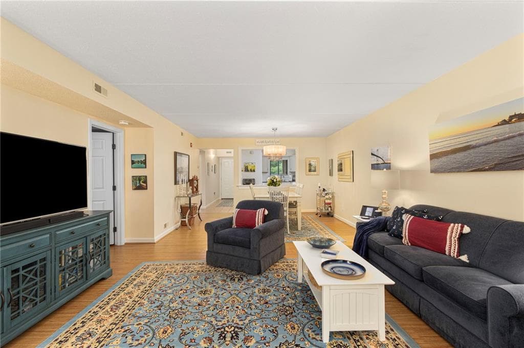 650 East Greenwich Avenue UNIT 3-308