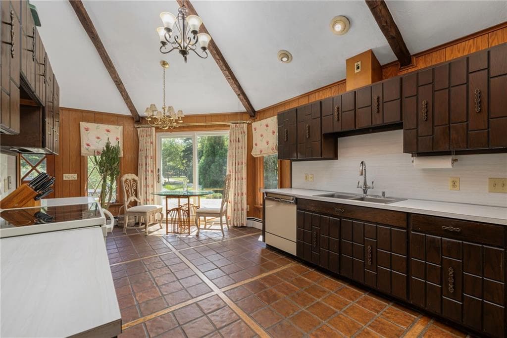 Single Family Residence at 1825 Middle Road, East Greenwich, photo 12 of 46