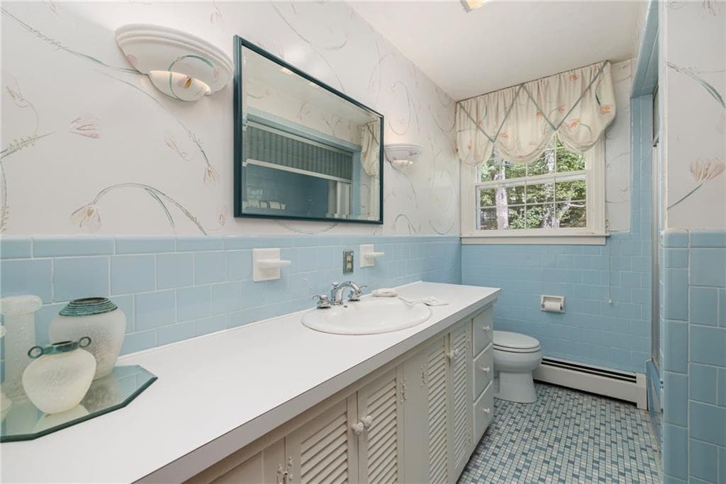 Single Family Residence at 1825 Middle Road, East Greenwich, photo 25 of 46