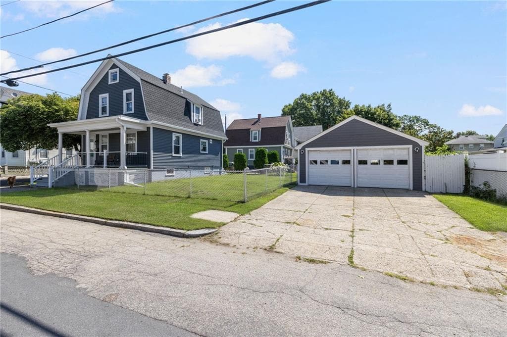 138 Burgess Avenue photo 4