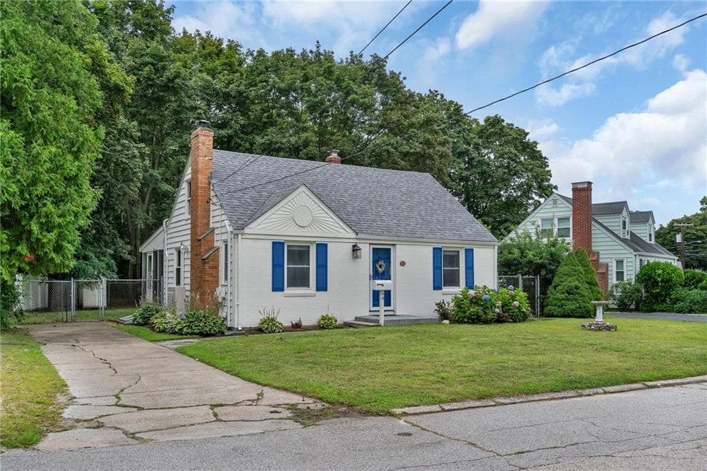 64 King Phillip Drive photo 3