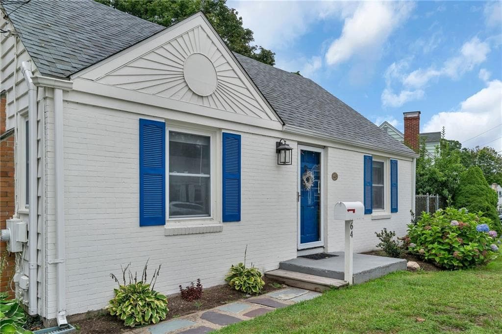 64 King Phillip Drive photo 4