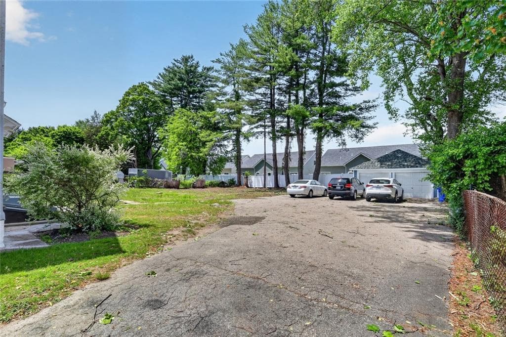 520 524 Providence Street photo 7