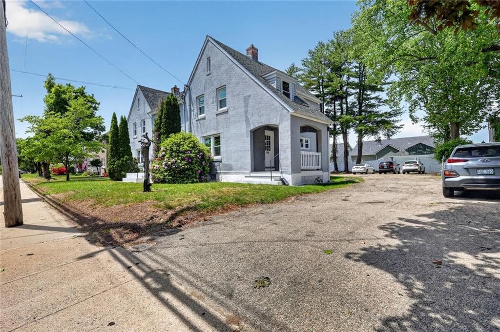 520 524 Providence Street photo 5