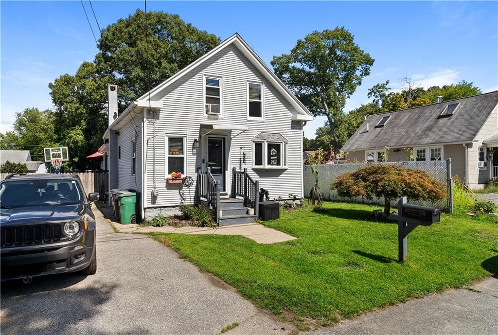 Single Family Residence at 62 Milton Road, Warwick, photo 2 of 27