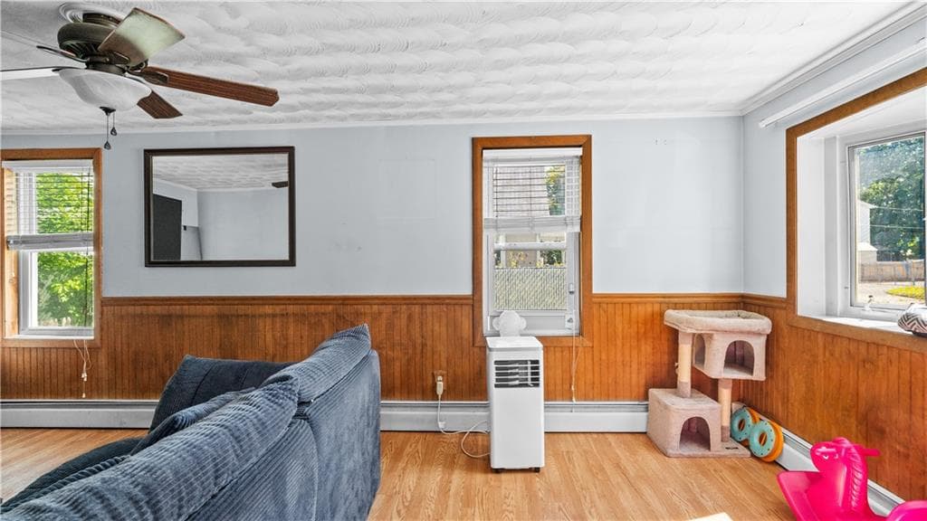 Single Family Residence at 62 Milton Road, Warwick, photo 6 of 27