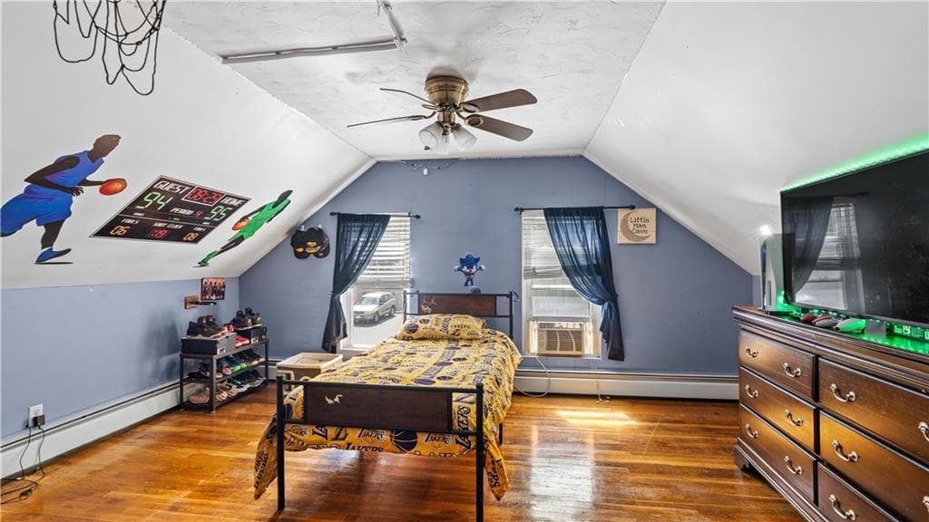 Single Family Residence at 62 Milton Road, Warwick, photo 17 of 27