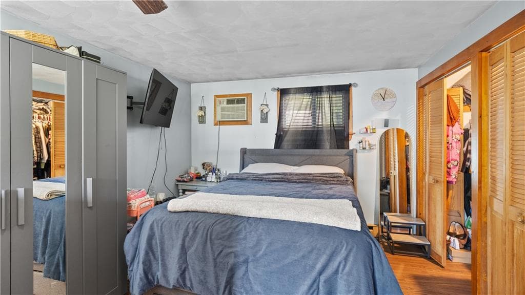Single Family Residence at 62 Milton Road, Warwick, photo 14 of 27