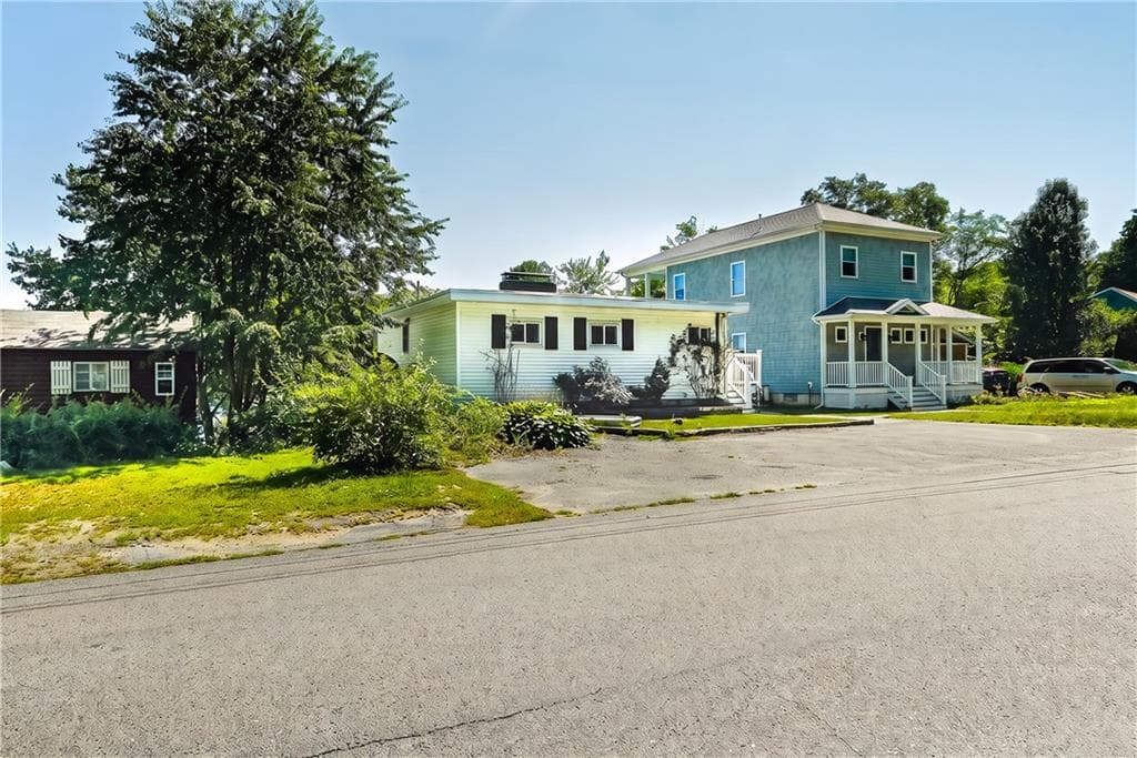 103 Lake Drive photo 2