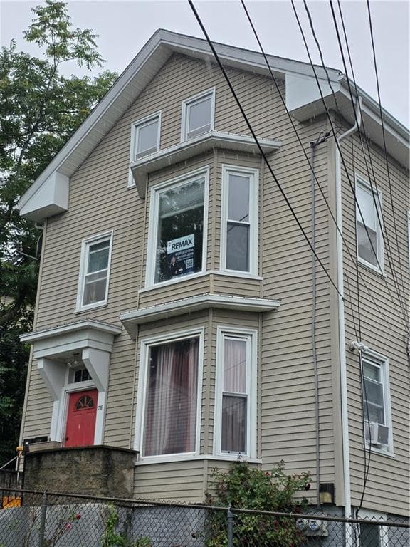 216 Maplewood Avenue photo 2