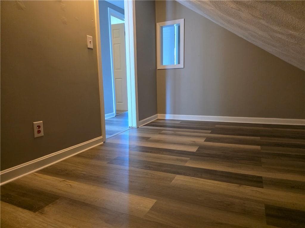 216 Maplewood Avenue photo 13
