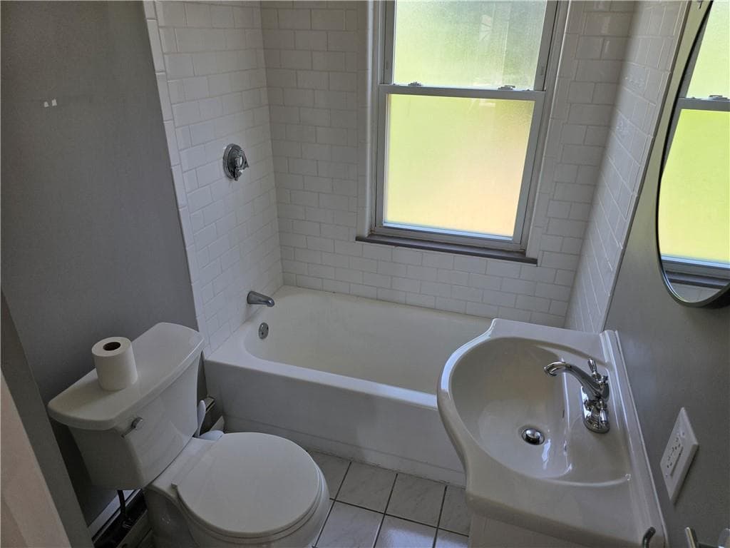 216 Maplewood Avenue photo 11