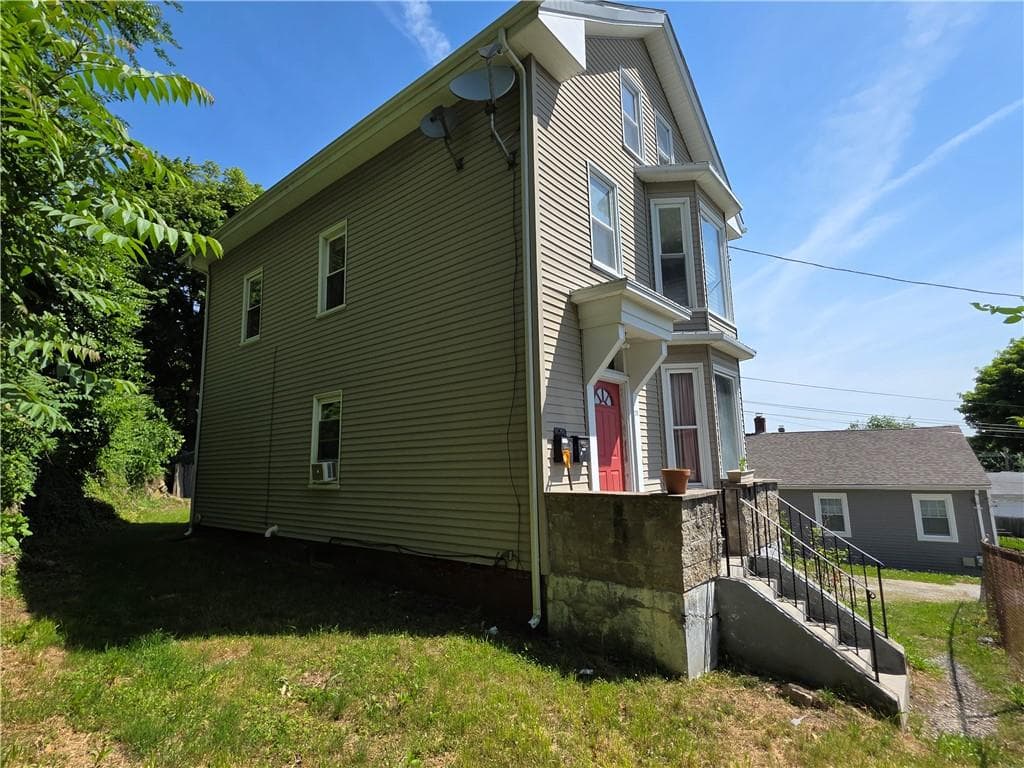 216 Maplewood Avenue photo 4