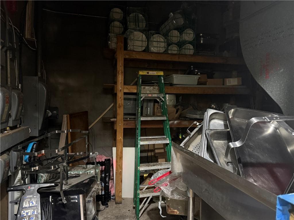 223 Newport Avenue photo 8
