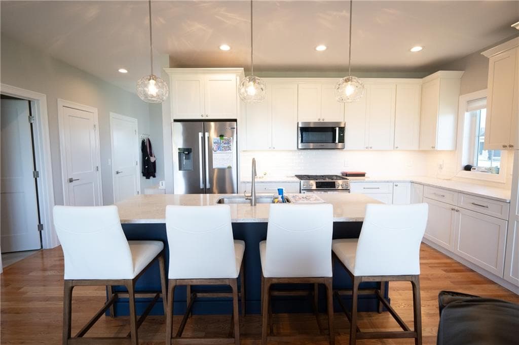 Single Family Residence at 153 Revolution Way, Middletown, photo 7 of 11