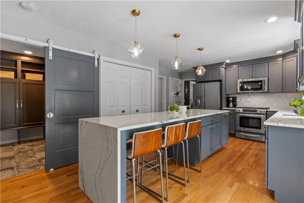 Single Family Residence at 205 Holly Hills Lane, North Kingstown, photo 17 of 50