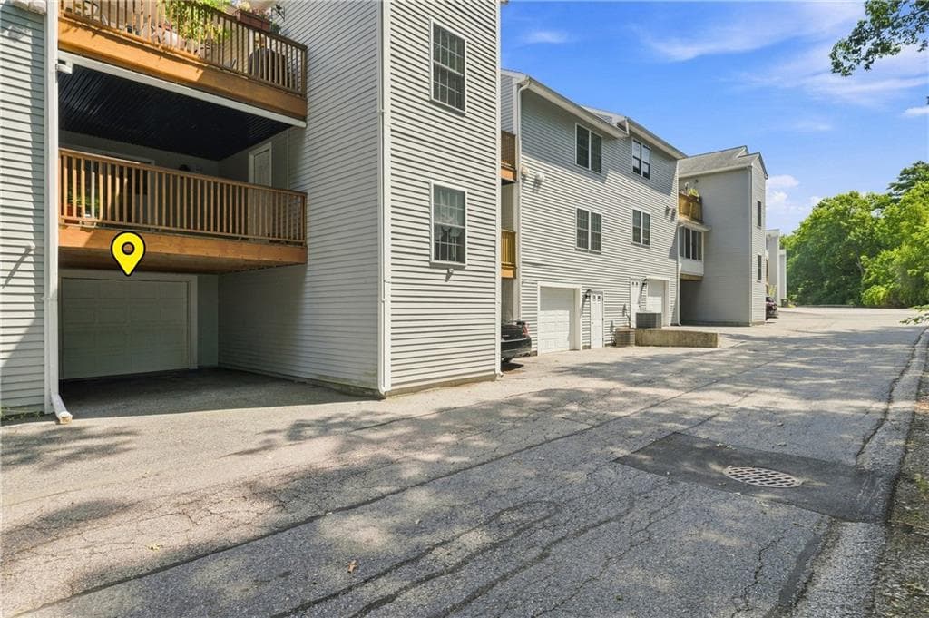 720 Putnam Pike UNIT 704 photo 4