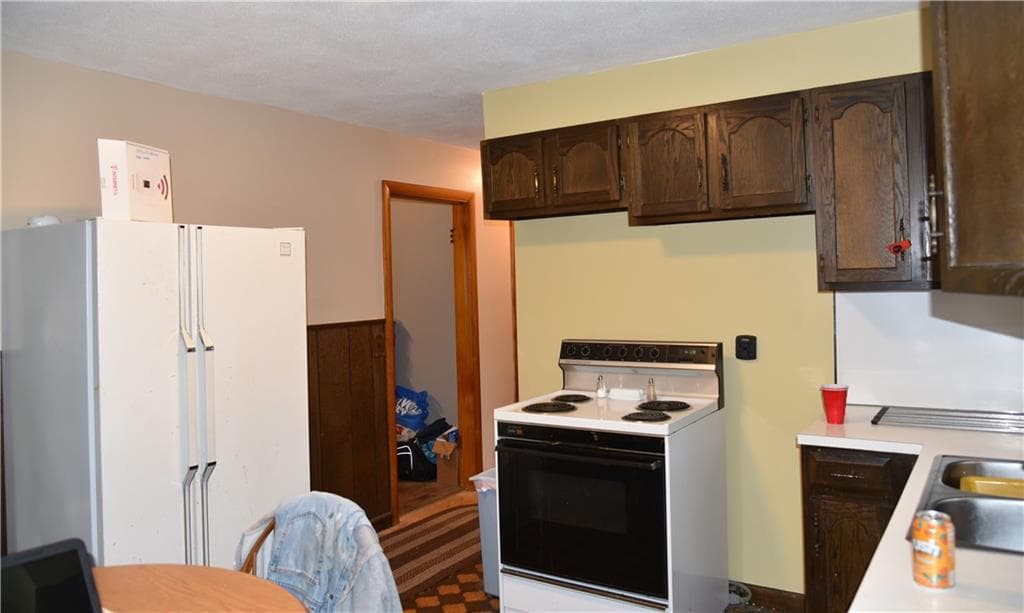 Single Family Residence at 113 Canfield Avenue, Warwick, photo 10 of 11